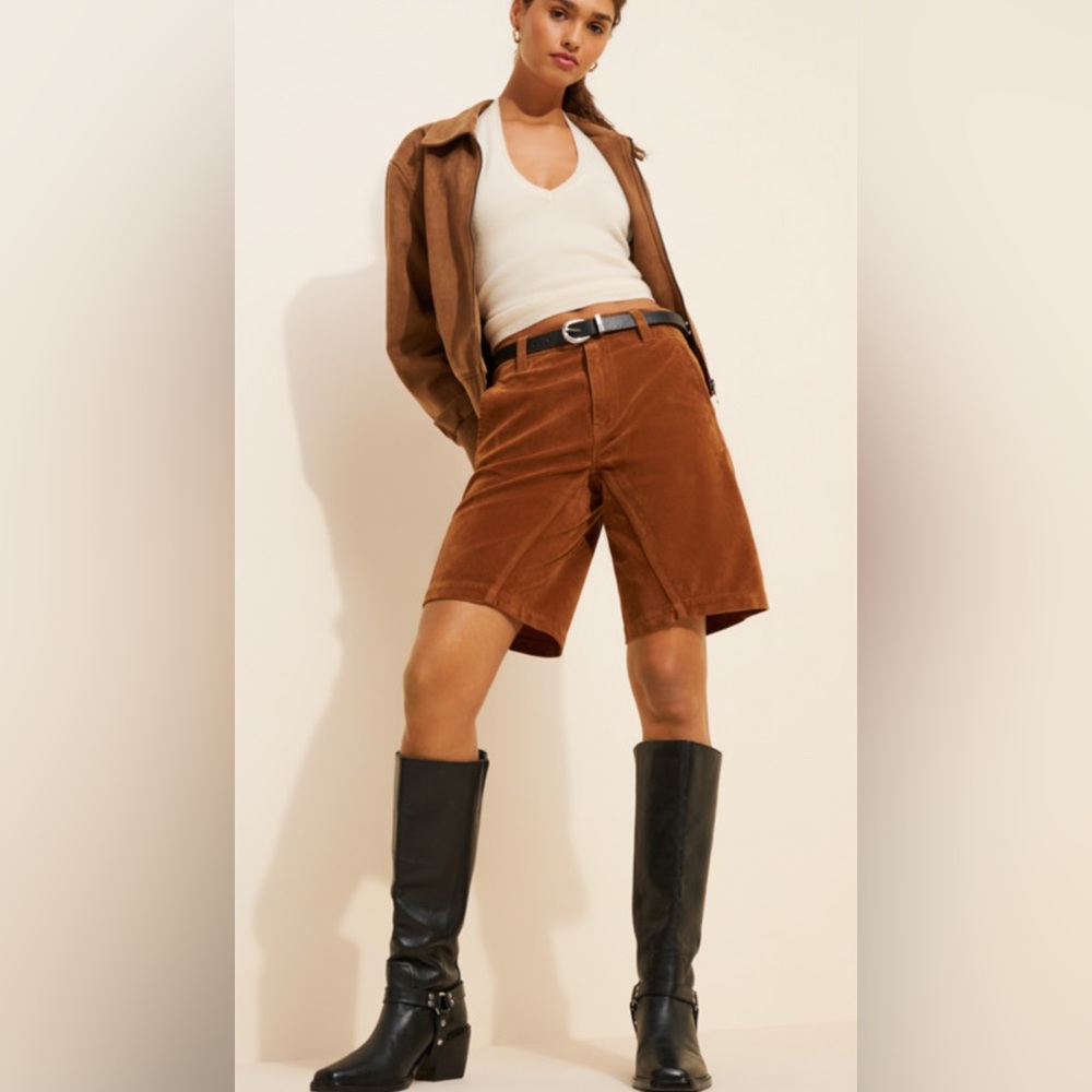 We The Free Dylan Vegan Suede Long Shorts
Cinnamon color